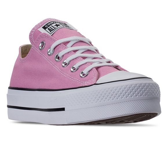 Converse Shoes - 💞Converse Chuck Taylor lift low tops💞